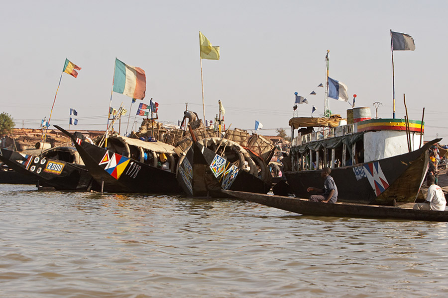 105   Harbour of Mopti